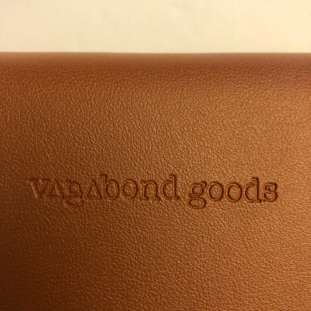 Vagabond Goods Leaf Motif Women's Wallet NEW - Picture 6 of 7